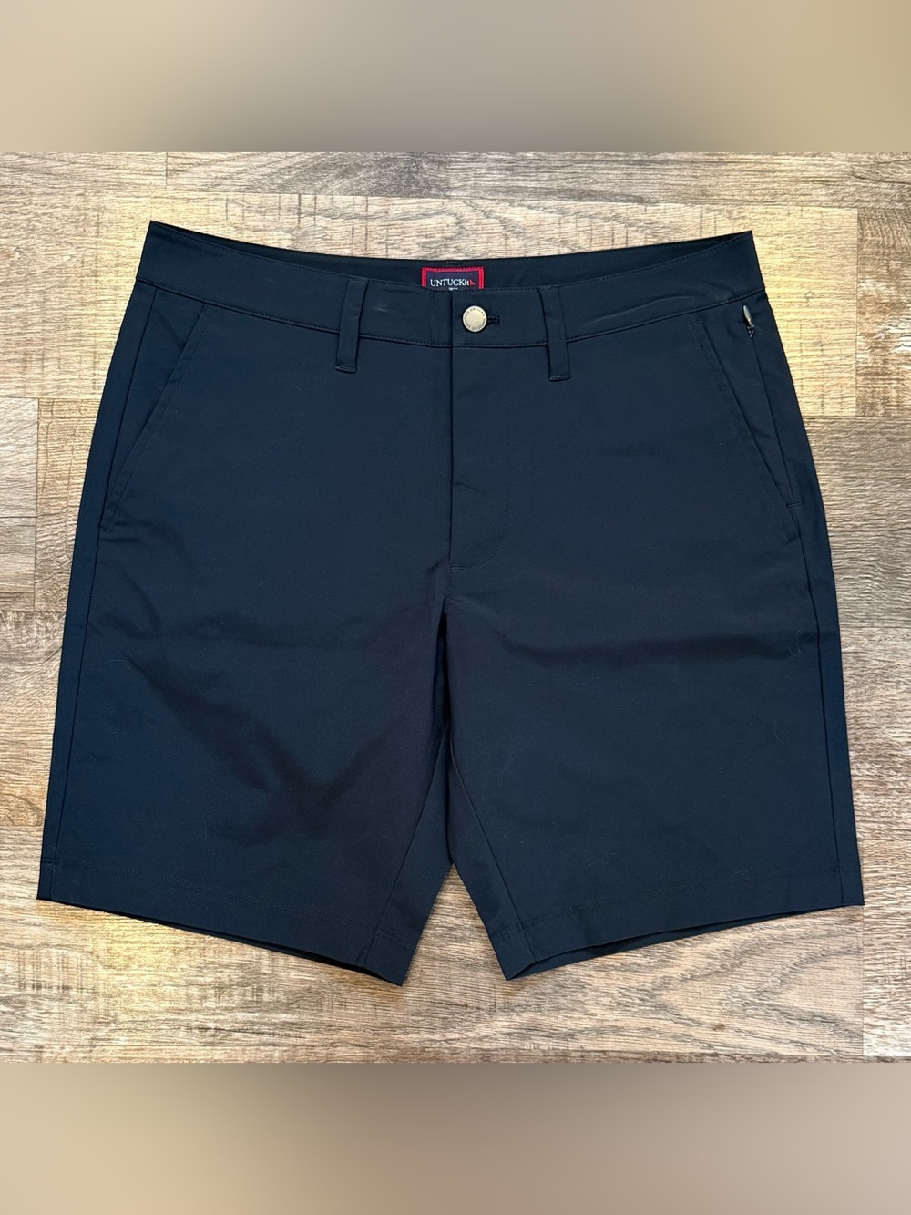 UNTUCKit Shorts Mens 32 Black Chino Golf Performance Flat Front Preppy Casual